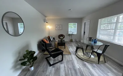 Photo 5 - Fully equipped Apt w/ parking great location