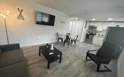 Photo 2 - Fully equipped Apt w/ parking near Cocowalk!