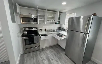 Photo 3 - Fully equipped Apt w/ parking near Cocowalk!