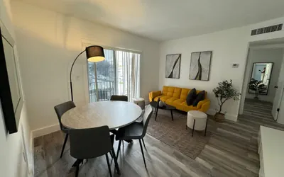 Photo 3 - Stylish 2bed 1 bath apt w/ parking great location!