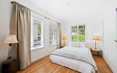Photo 3 - Cozy Studio w/Tons of Natural Light