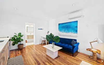 Photo 4 - Charming Studio with shared Patio