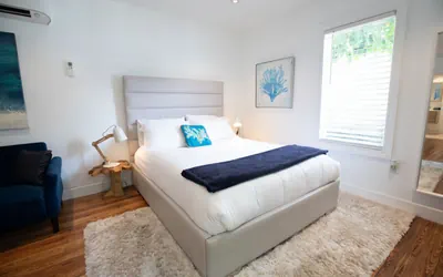 Photo 2 - Charming Studio with shared Patio