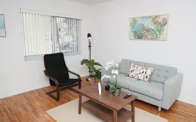 Photo 4 - Beautiful Renovated Coral Gabels Apart w/ free Parking