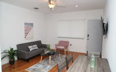 Photo 2 - Spacious 2/1 Coral Gables apt w/ free parking