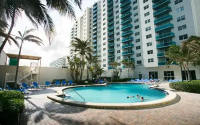 Photo 2 - Beautiful apartment by the beach | Sian Residences