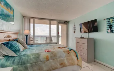 Photo 2 - Sunrise Seven Deluxe Oceanfront Condo