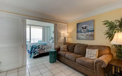 Photo 3 - Sunrise Seven Deluxe Oceanfront Condo