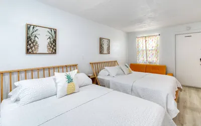 Photo 2 - Pineapple 3 Shores Retro Inn 3