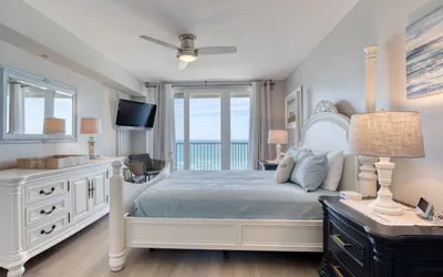 Photo 3 - Salty Oceanfront Luxury Condo | Pools & Hot Tubs