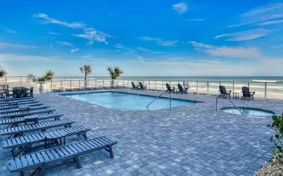 Photo 4 - Salty Oceanfront Luxury Condo | Pools & Hot Tubs