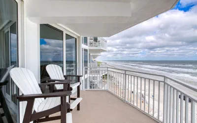 Photo 5 - Oceanfront Condo | Pool + Gym | Private Balcony