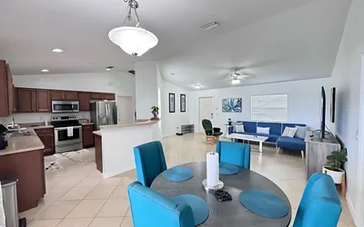 Photo 5 - Sleeps 7 | Pool + Lake Views | 3 King Beds