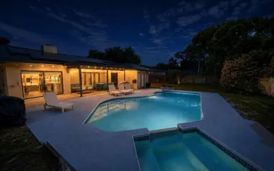 Photo 2 - Palm Harbor Pool 4BR | Hot Tub + BBQ + Game Room