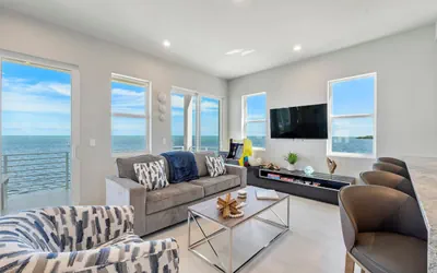 Photo 2 - Key Largo Oasis Oceanfront with Pool & Hot Tub