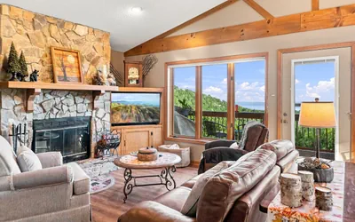 Beech Cabin | 2 Min to Resort, Hot Tub, Game Room