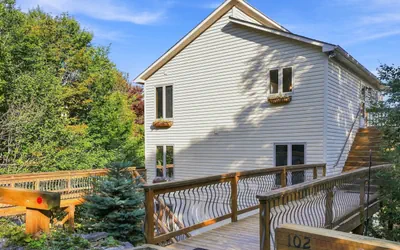 Photo 5 - Beech Cabin | 2 Min to Resort, Hot Tub, Game Room