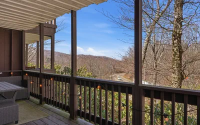 Sugar Mtn Townhome | Near Slopes, Fireplace, Decks