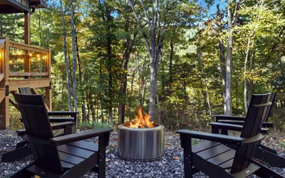 Fire pit, Pet Friendly, Fireplace, Decks, Views