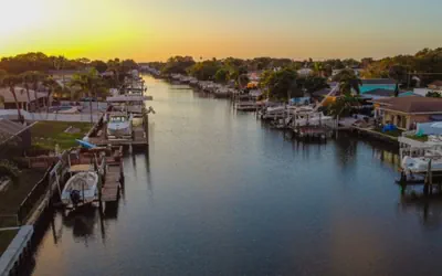 CANAL Oasis  Heated Pool-Hot Tub-Waterfront- Kayaks-Luxury