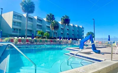 Photo 3 - Tampa Bay Beachy Retreat: Pool, Balcony-Waterfront View
