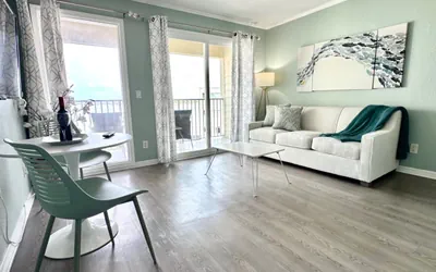 Photo 4 - Tampa Bay Beachy Retreat: Pool, Balcony-Waterfront View