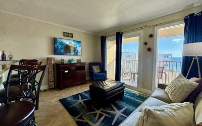 Photo 3 - 409 · 2 PM Checkin- Pool and Private Balcony