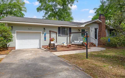 Photo 2 - Family Beach House:  3 BR -  -  Dogs Welcome Tranquil Turtle
