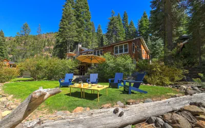 Truckee River House | Sleeps 10+ | Minutes to Palisades Tahoe