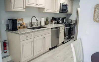Photo 4 - Remodeled 2BR Home w/ Patio NoHo Arts District p14