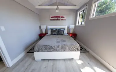 Photo 3 - Remodeled 2BR Home w/ Patio NoHo Arts District p14