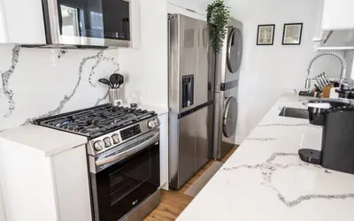 2BR APARTMENT with LARGE PRIVATE FENCED PATIO and PARKING (p59)