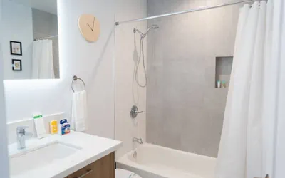 Photo 5 - NEW 1-BEDROOM HOME BUILT IN 2022 LOCATED IN THE AWESOME NOHO ARTS DISTRICT AREA  (p54)