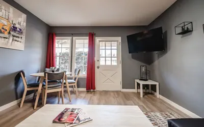 Photo 4 - FANTASTIC RENOVATED 1BR HOME with PRIVATE FENCED PATIO in NOHO ARTS DISTRICT p21