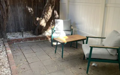 Photo 2 - MODERN 1BR APT with PRIVATE FENCED PATIO in NoHo (p62)