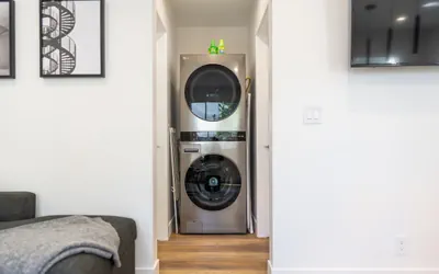 Photo 4 - TOLUCA LAKE MODERN 1BR: FULLY RENOVATED/REMODELED in 2023 w/ EV-CHARGER (p70)