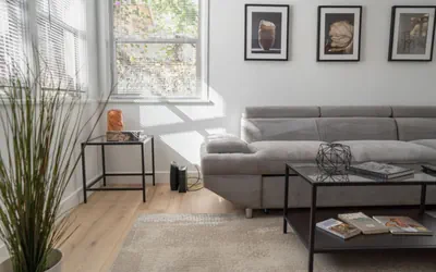 MODERN 1BR *HOUSE* in TOLUCA LAKE with CARPORT PARKING & FENCED PATIO p72