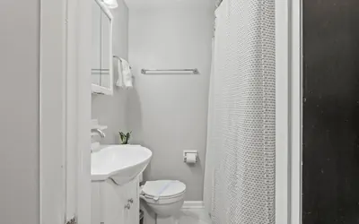 Photo 4 - The Trendy Hideaway