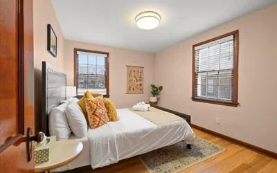 Photo 2 - Walk to High St • Free Parking & Private Backyard