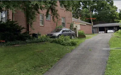 Photo 5 - Walk to High St • Free Parking & Private Backyard