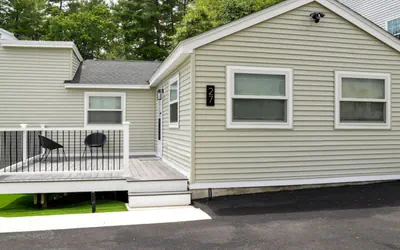 Photo 3 - Lake Access 4 Bed 3 Bath HOT TUB
