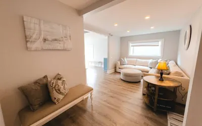 Photo 2 - Charming Hyannis 3 Bed 2 Bath