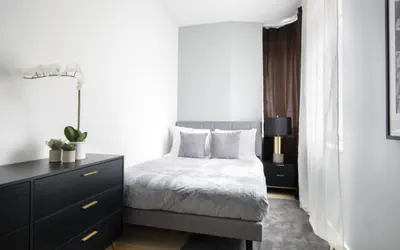Photo 3 - Stylish 2BD | Workspace + Wi-Fi & Gym + Laundry