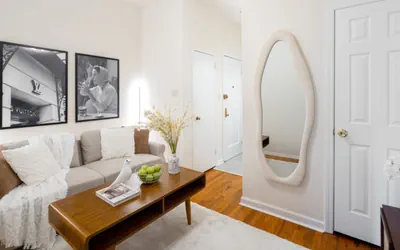 Photo 2 - Cozy and Modern 1BD/1BA Apt in Upper East Side
