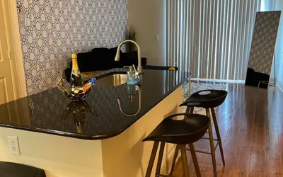 Photo 4 - NRG suite with free parking