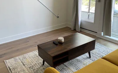 Photo 2 - 1 Bedroom Luxury DC Experience