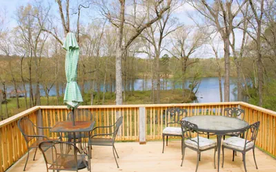 Photo 4 - Blue Moon Lake House at Diamondhead Resort