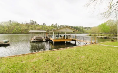 Jax's Lake House