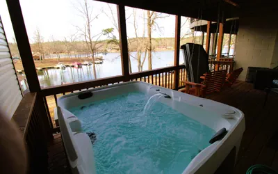 Photo 3 - Amazing Lakefront Getaway