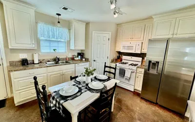 Photo 3 - Cozy Corner Cottage